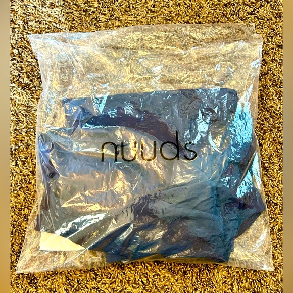 NUUDS Women’s Navy Biker Short Set - Picture 4 of 6